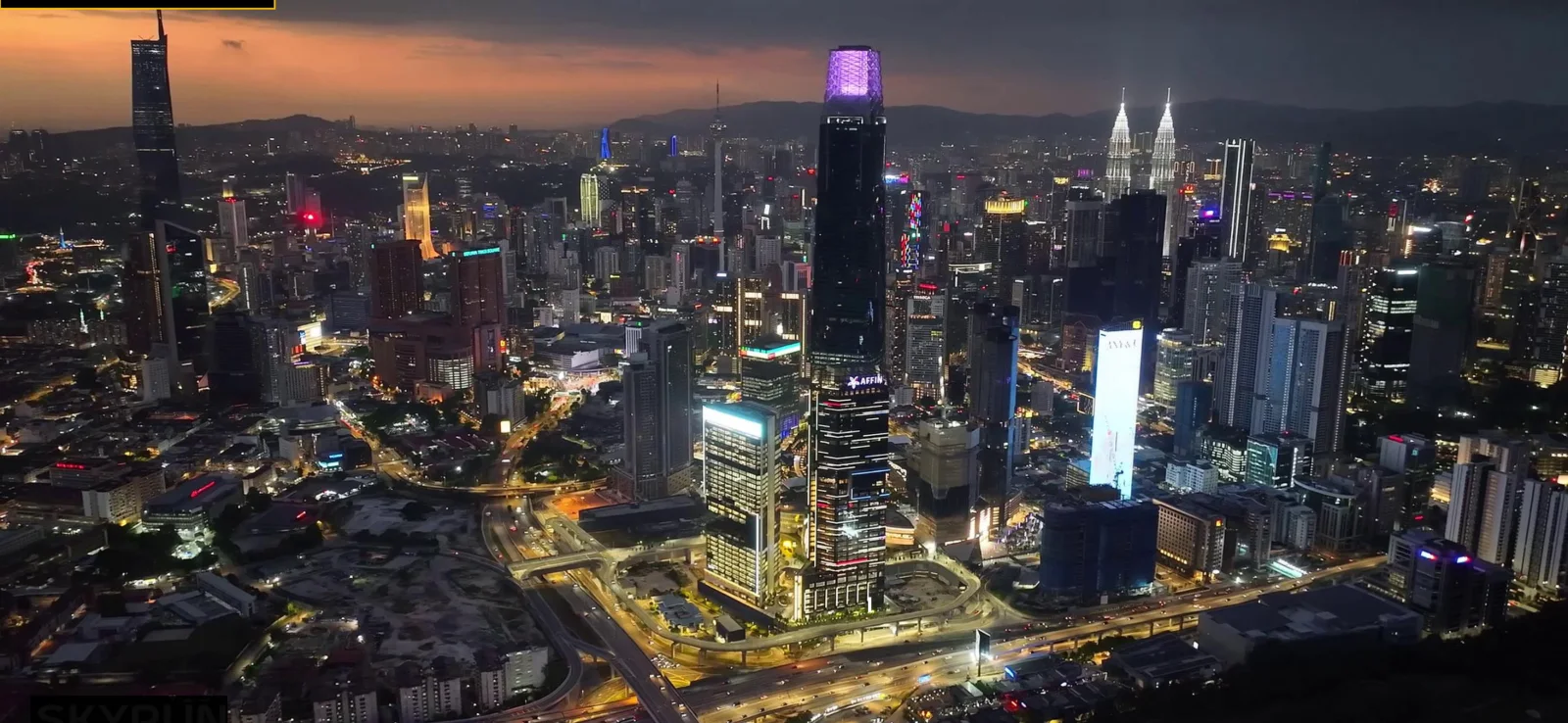 Golden Crown Residence night view over the KL skyline, artist's impression